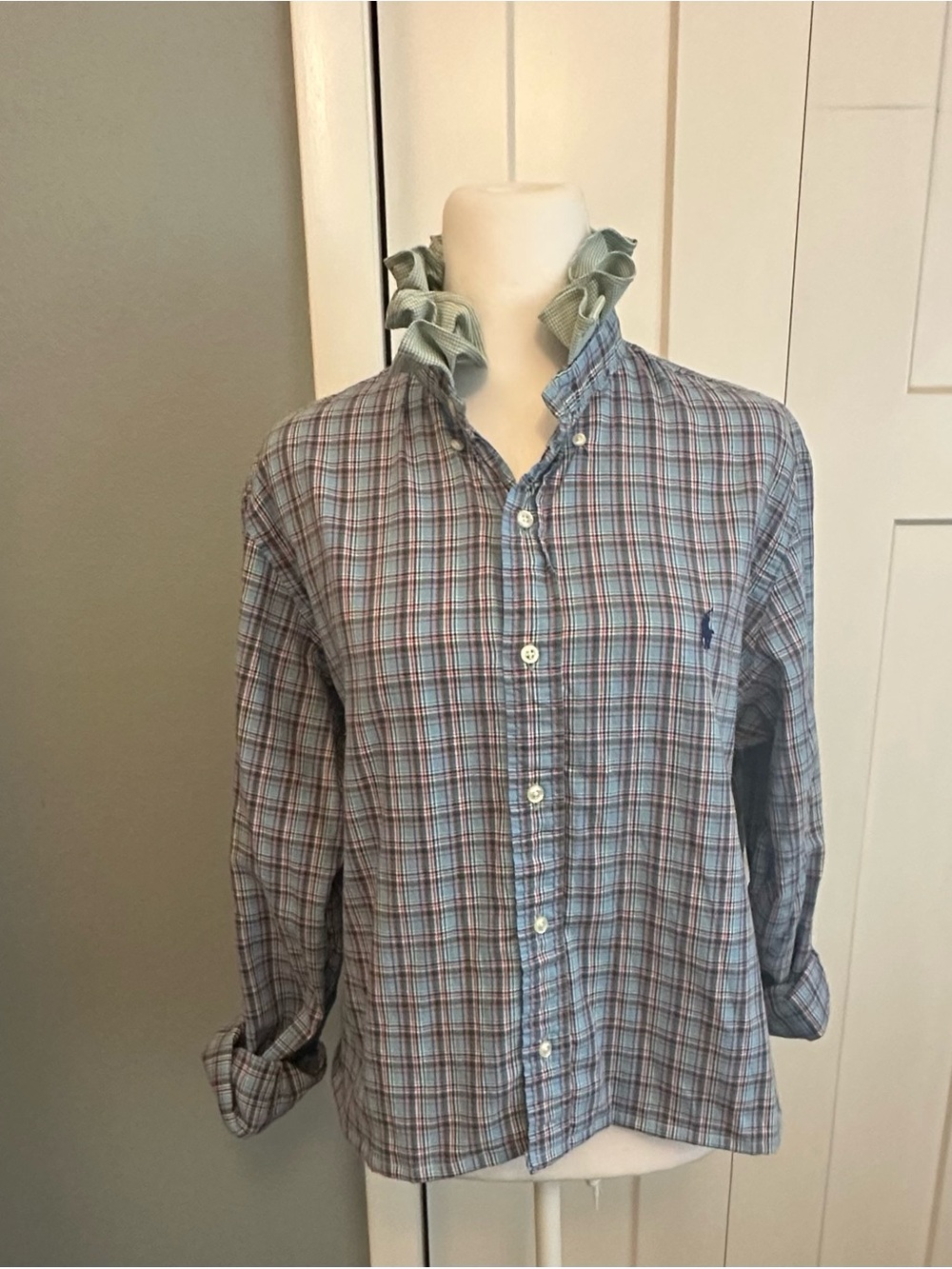 Women - Upcycled (reworked) men’s shirt with ruffled collar Ralph lauren
